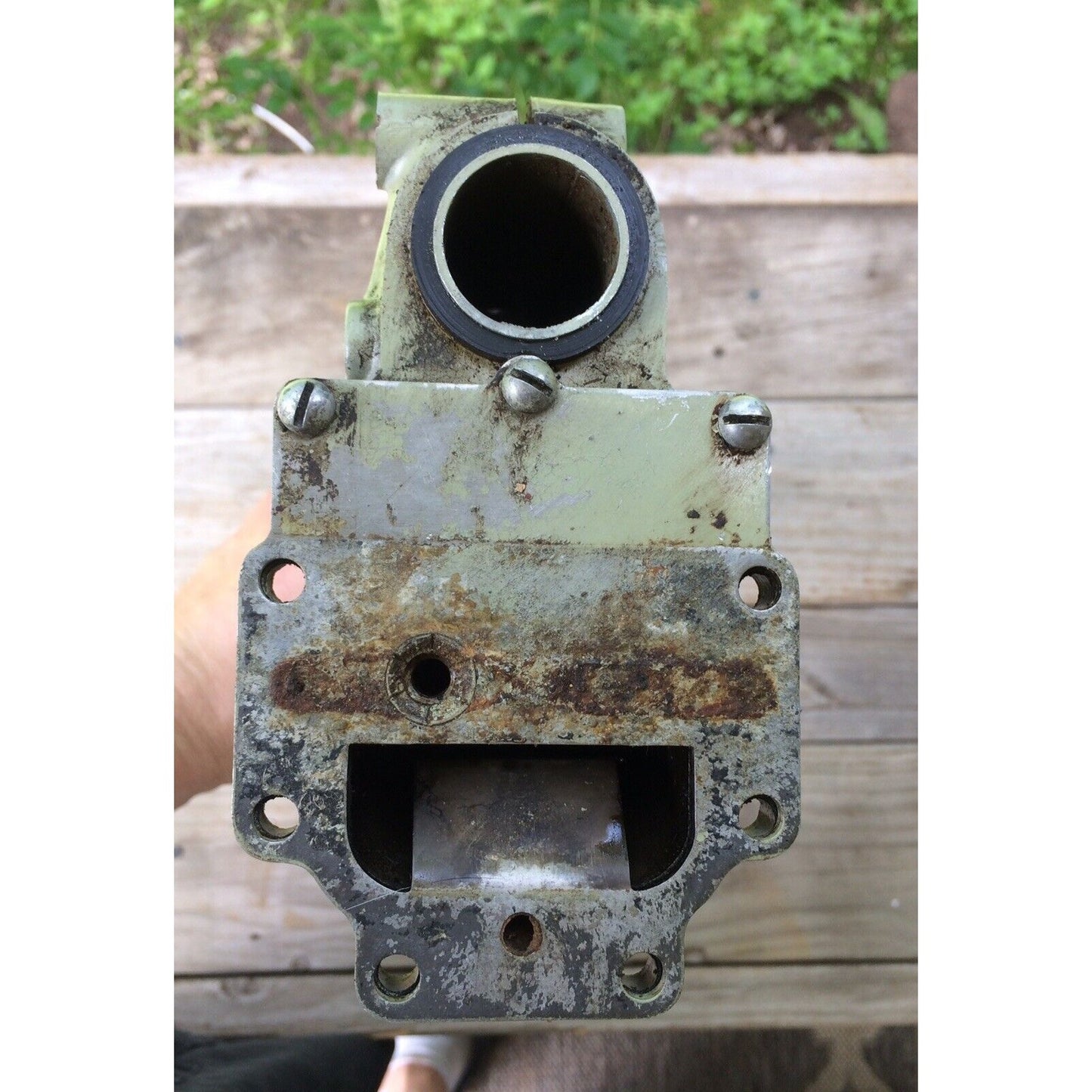 Scott Atwater 1947 3.5HP Model 461 Part No 108572 Exhaust Housing Mid Section