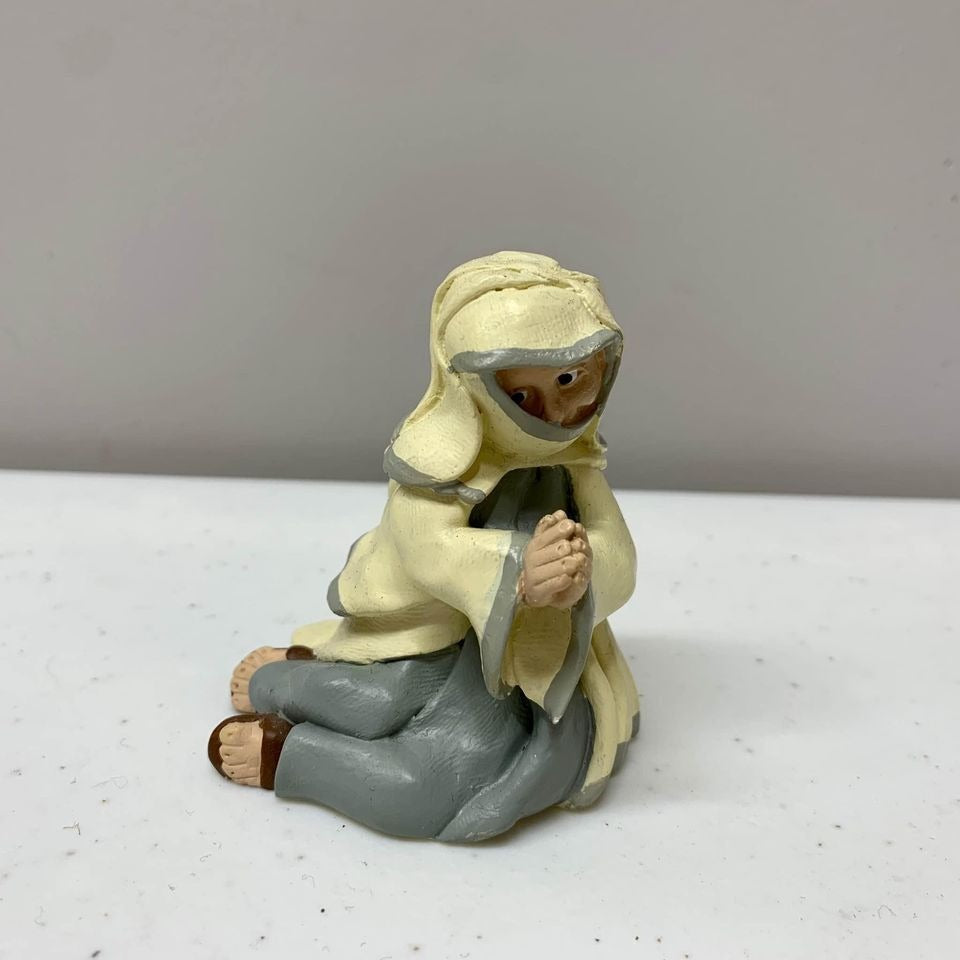 Enesco The Bethlehem Experience Mary Born in a Manger Figurine 949930 Dennis Brown