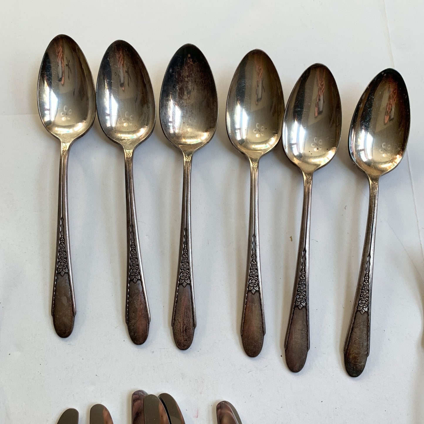 Vintage WM Rogers International Silver Gardenia Set in Box