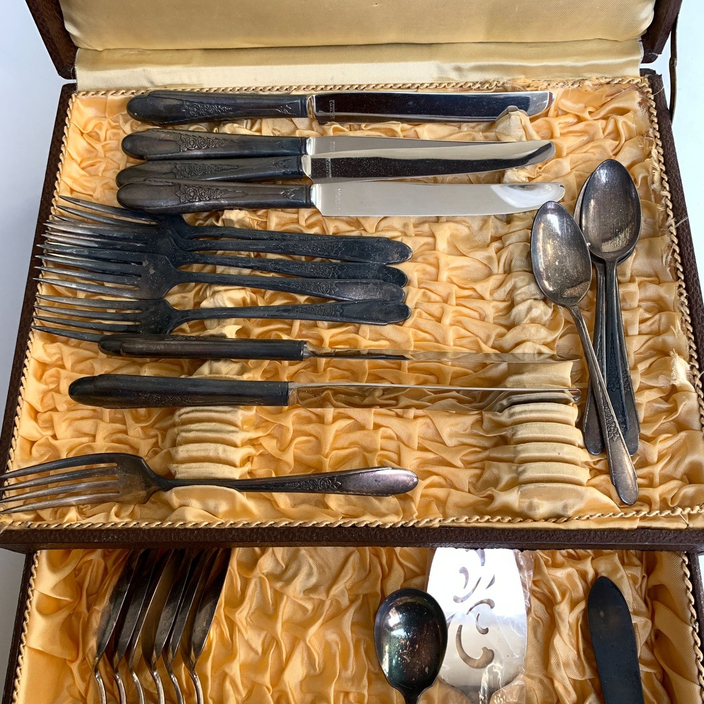 Vintage WM Rogers International Silver Gardenia Set in Box