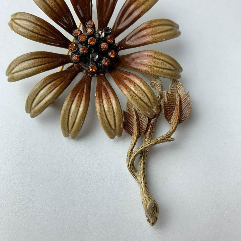 Vintage Hedy Flower Metal Pin Brooch