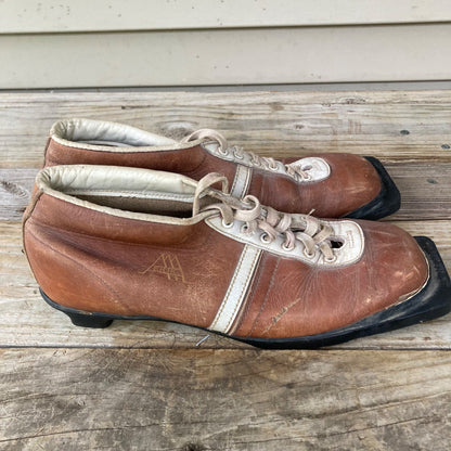Vintage Erik Leather Cross Country Ski Shoes Boots 3-Pin Nordic Norm Canada