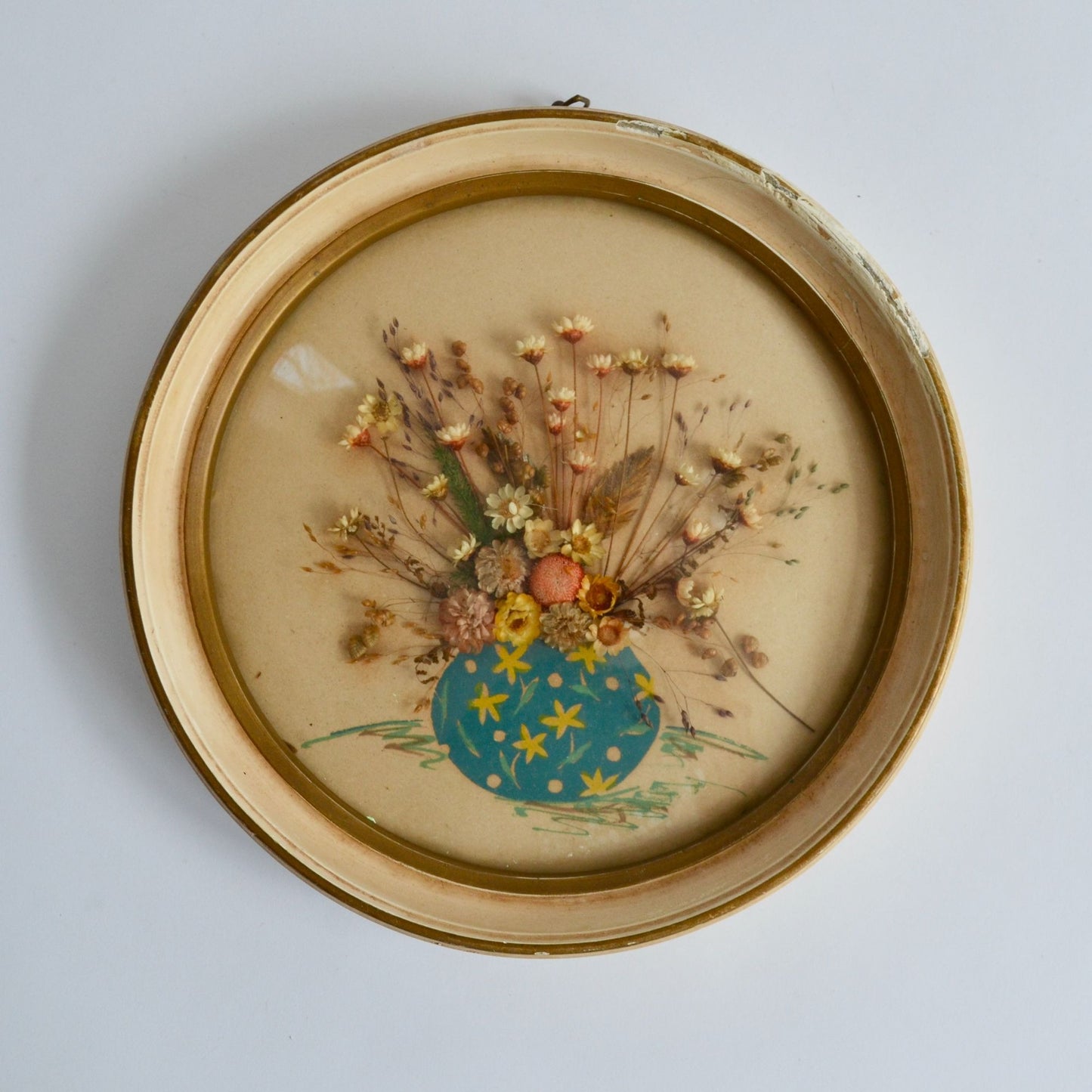 Vintage Dried Floral Bouquet in Round Frame with Rounded Bubble Glass Convex Dome