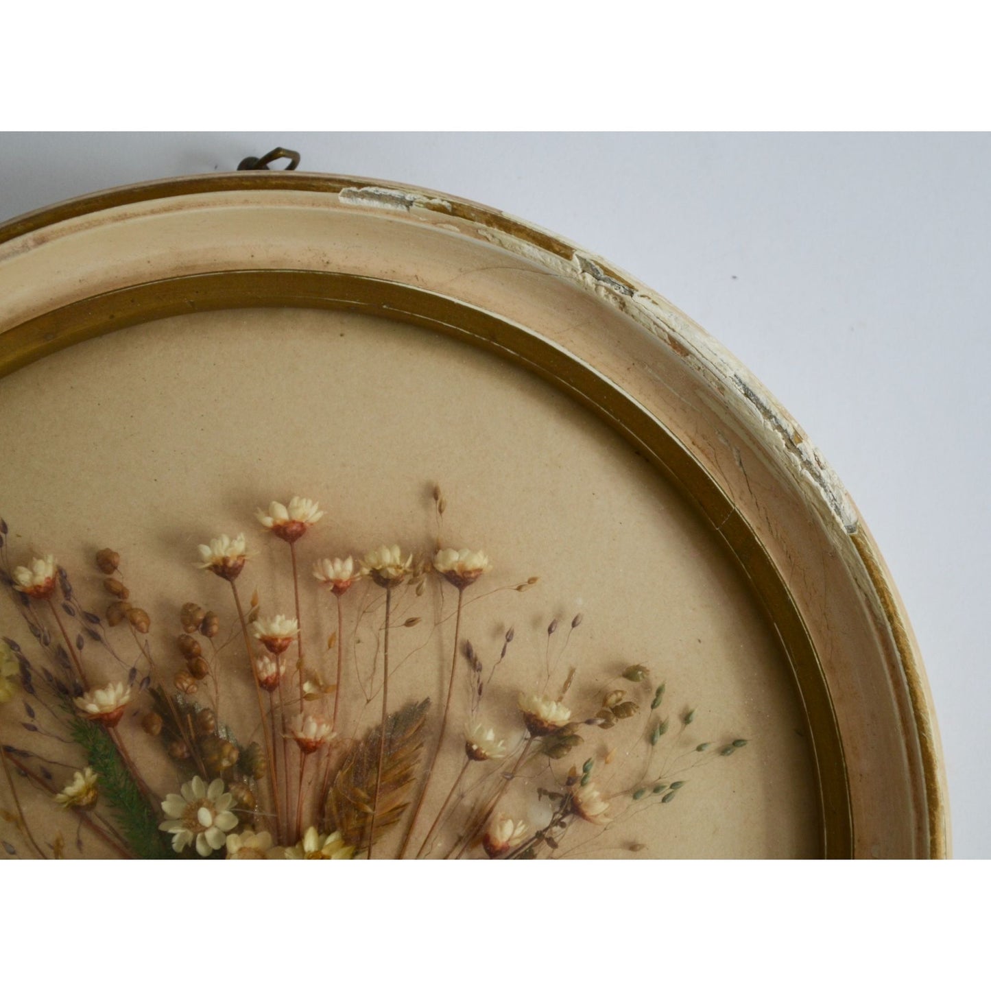 Vintage Dried Floral Bouquet in Round Frame with Rounded Bubble Glass Convex Dome