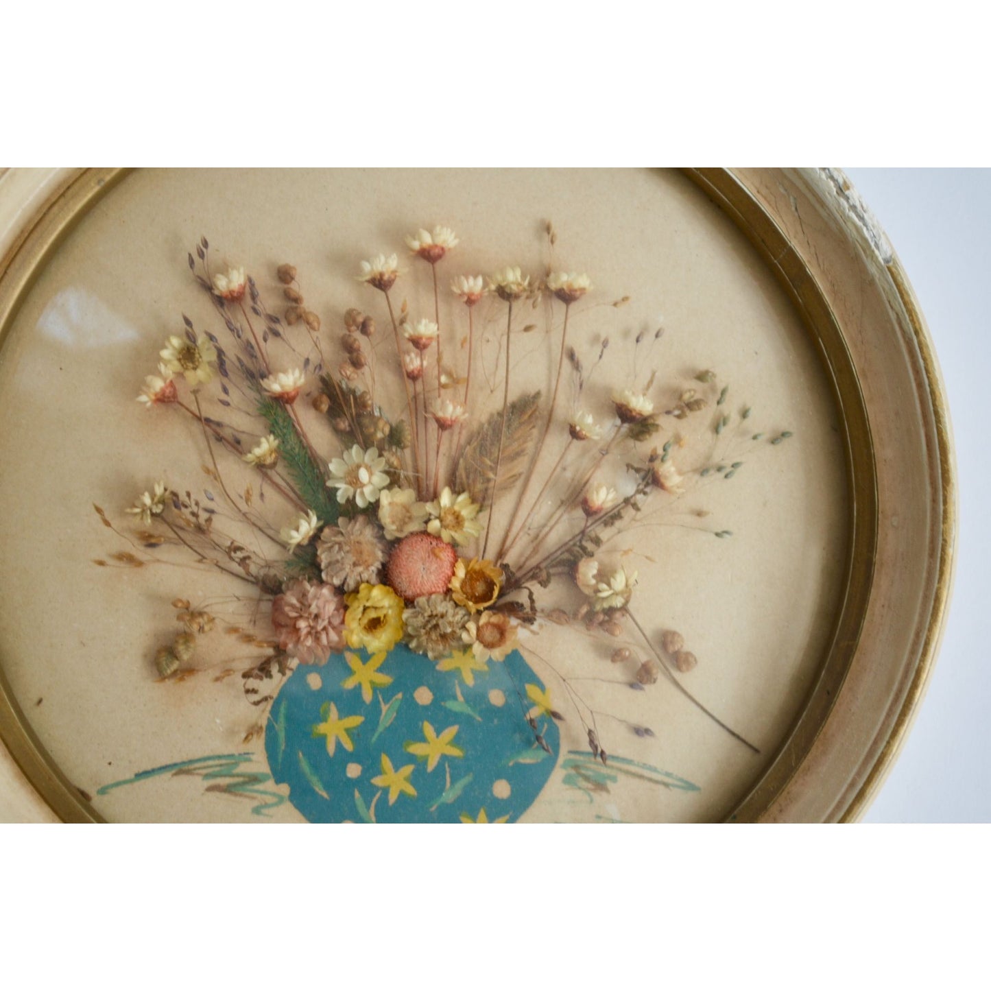 Vintage Dried Floral Bouquet in Round Frame with Rounded Bubble Glass Convex Dome