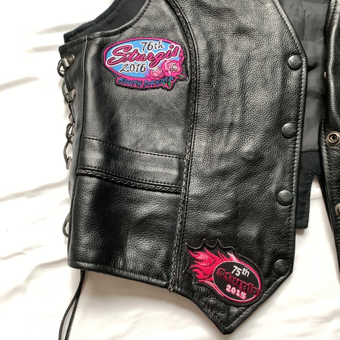 Milwaukee Women's Black Leather Motorcycle Vest XL Patches