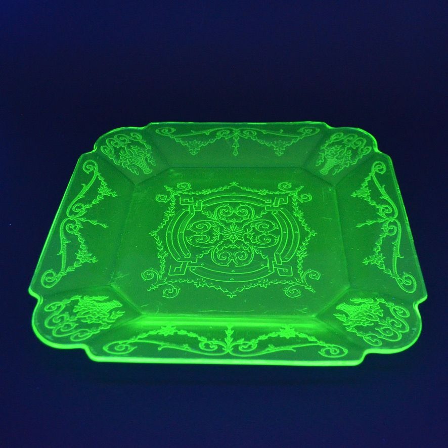 Anchor Hocking Square Princess Plate Vaseline Uranium Glass Green Vintage