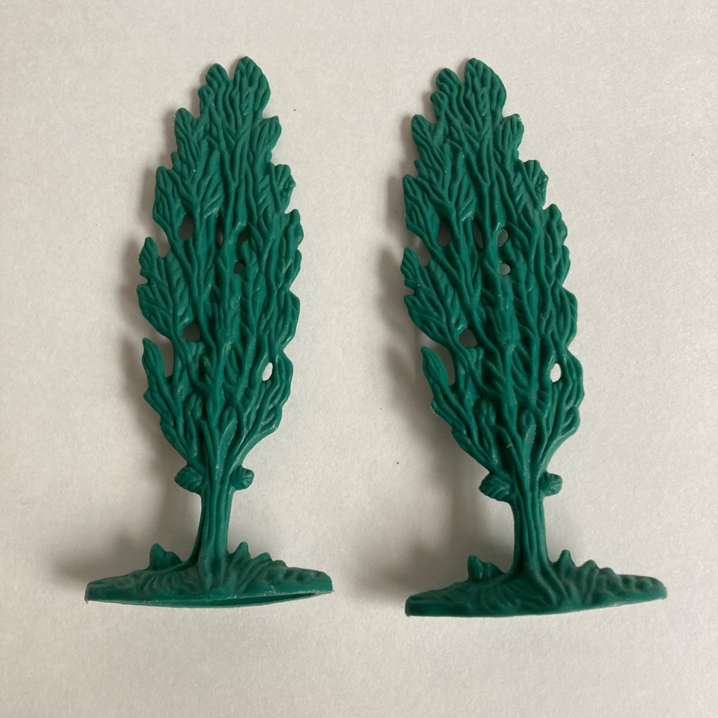 Lot 2 Vintage Green Plastic Trees Toy Soldier Accessories Cottonwood Cedar 6"