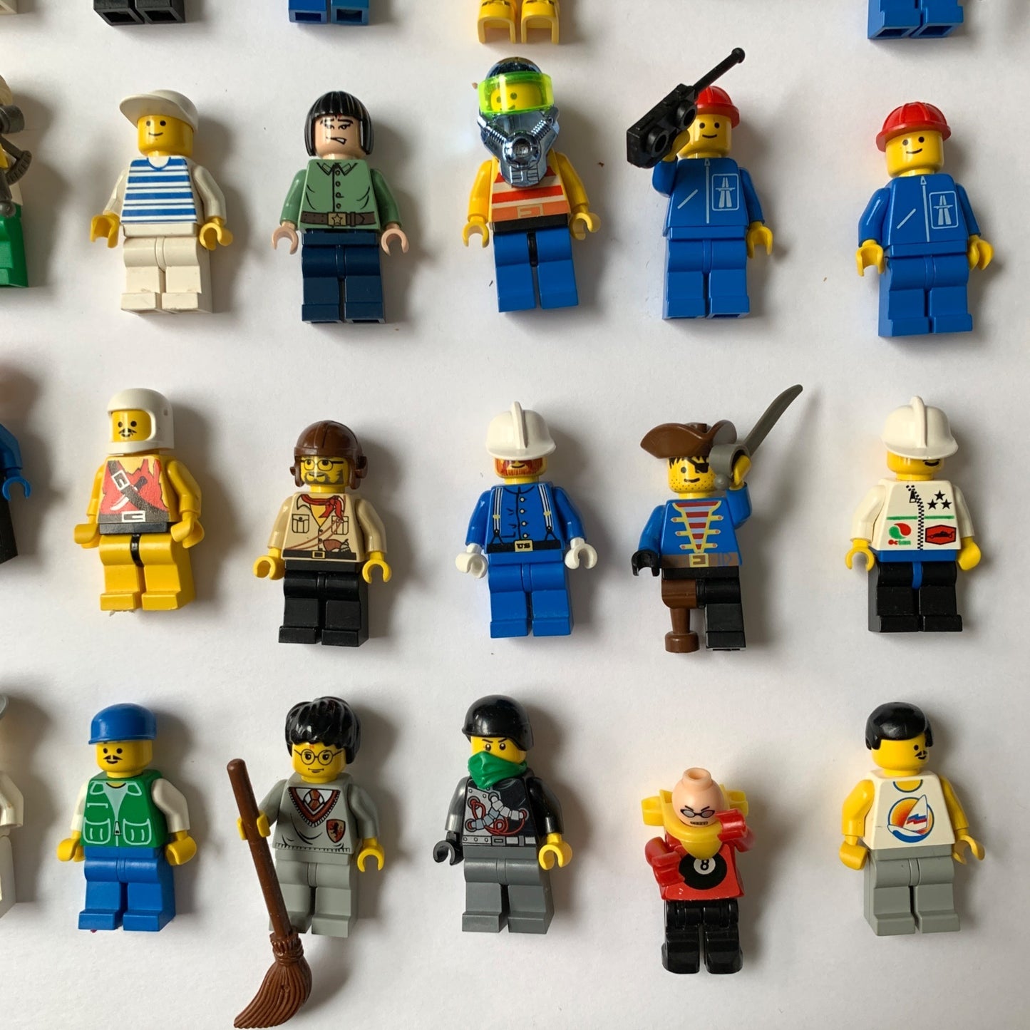 Lego Minifigures LARGE Lot of 88 Vintage