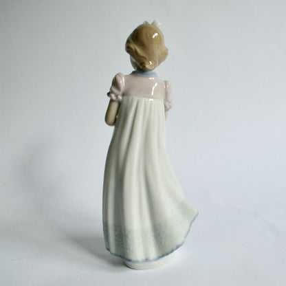 Lladro Happy Birthday Girl 5429 READ