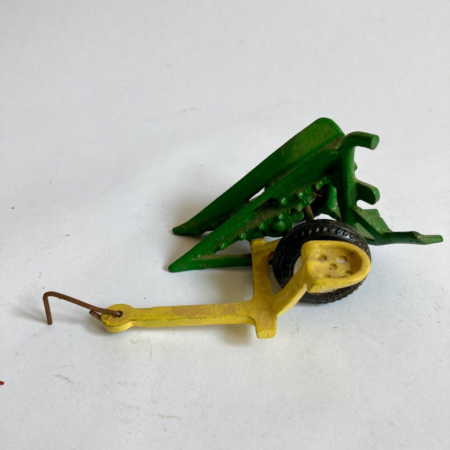 Vintage Arcade #418 Corn Harvester Toy Cast Iron Green/Yellow Farm Implement