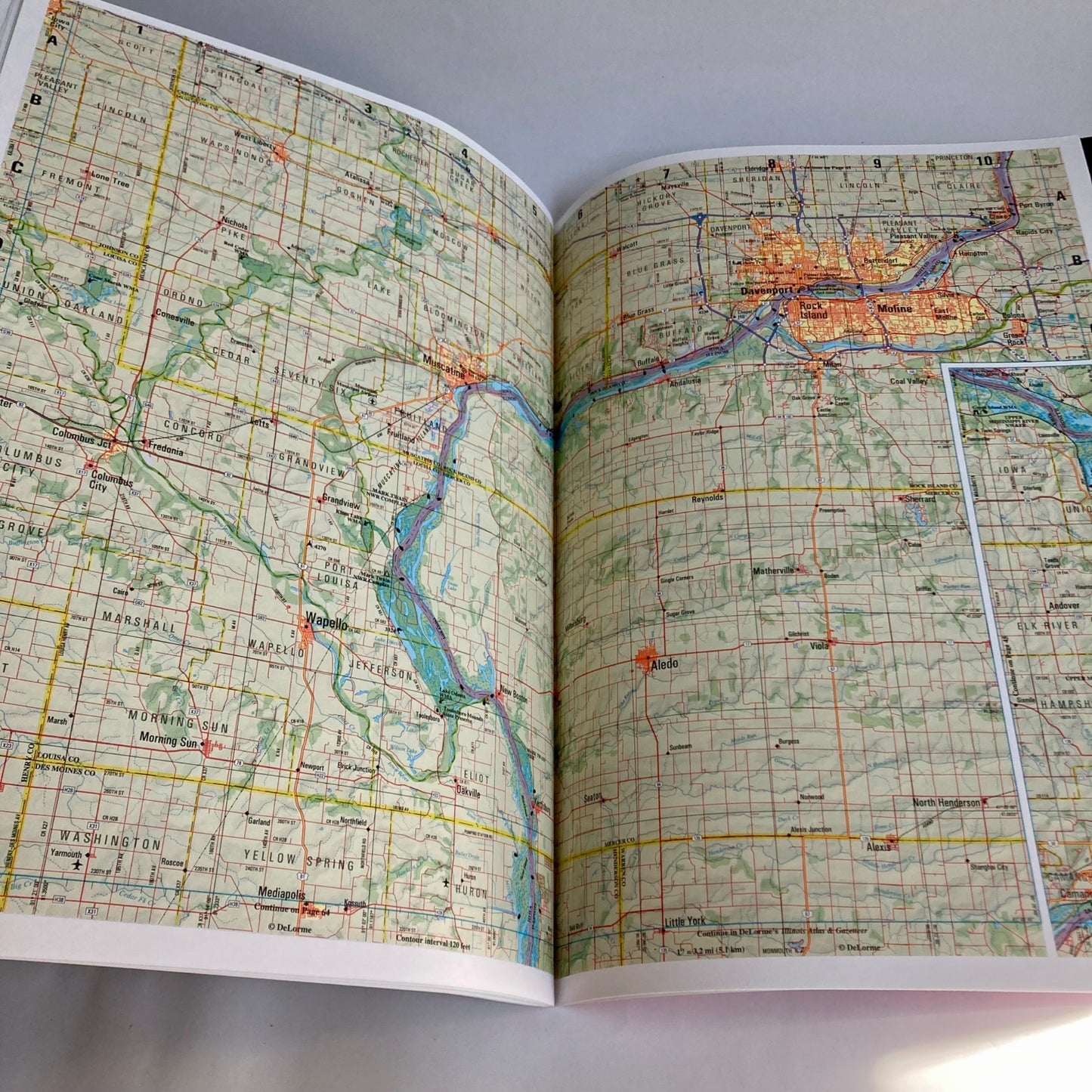 DeLorme Iowa Atlas & Gazetteer Detailed Topographic Map 2004