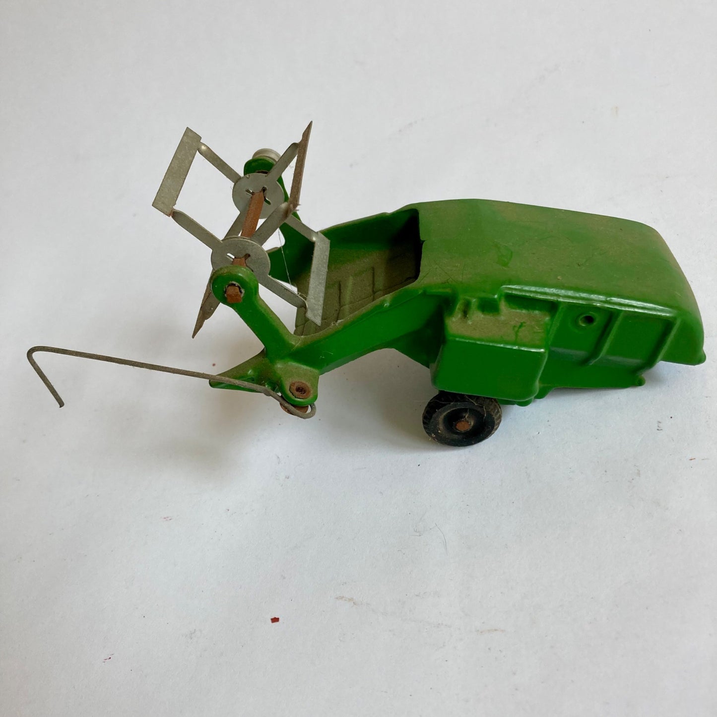 Vintage Lansing Slik-Toy No. 9823 Cast Aluminum Combine Green - Original