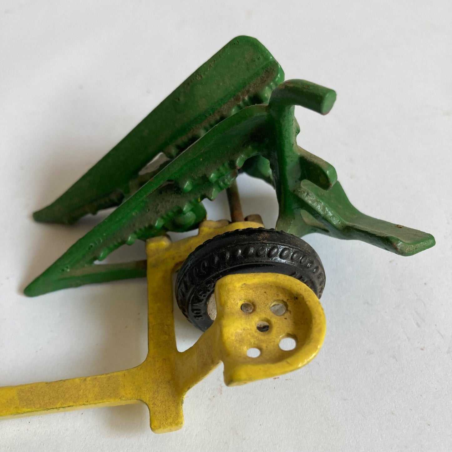 Vintage Arcade #418 Corn Harvester Toy Cast Iron Green/Yellow Farm Implement