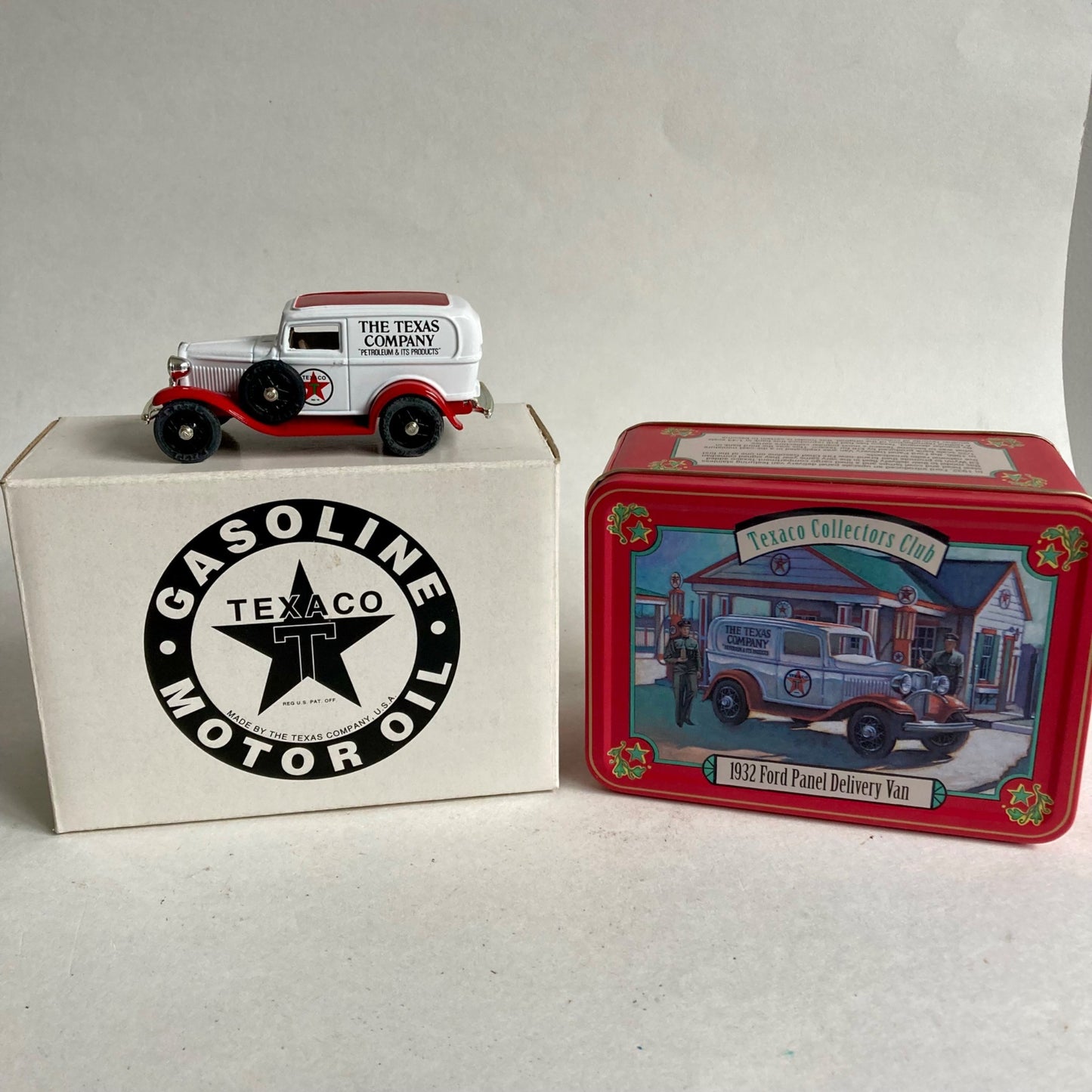 Vintage Ertl 1932 Ford Panel Delivery Van Die-Cast Truck Texaco w/ TIN!