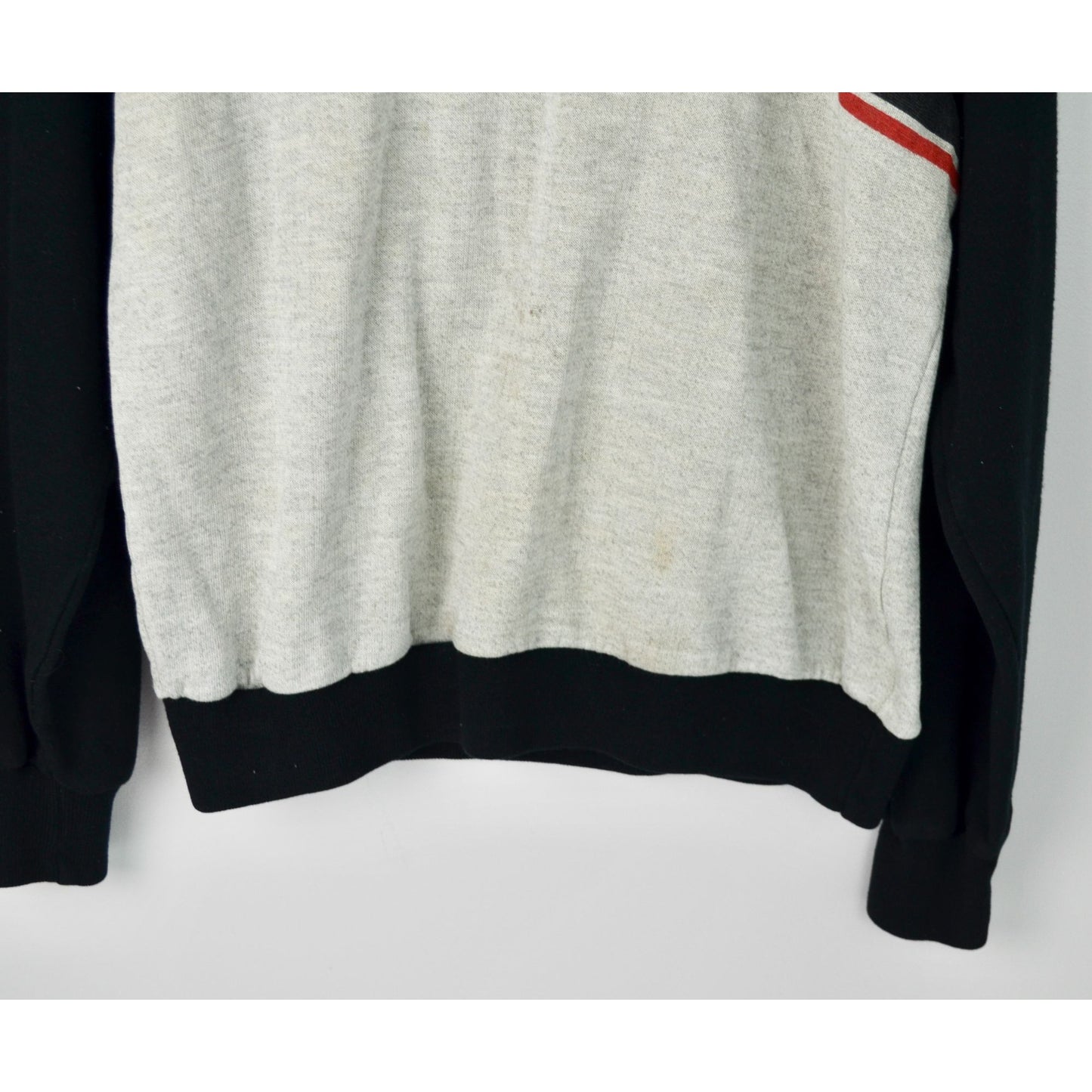 1980s Wilson Men's Black Heather Gray Sweatshirt Vintage Pullover V Neck