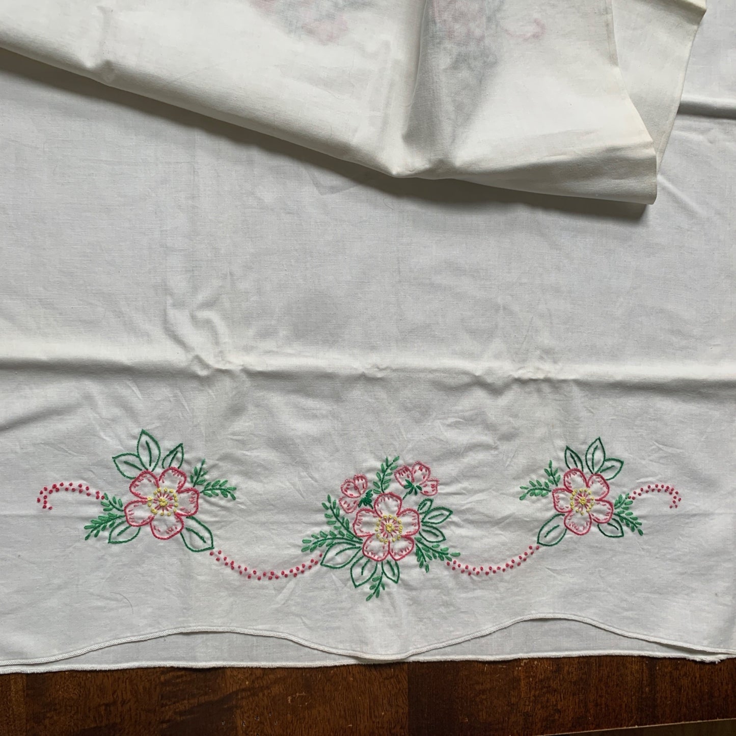 Vintage Hand Embroidered Pillowcases Floral Flowers Pair of 2 Set