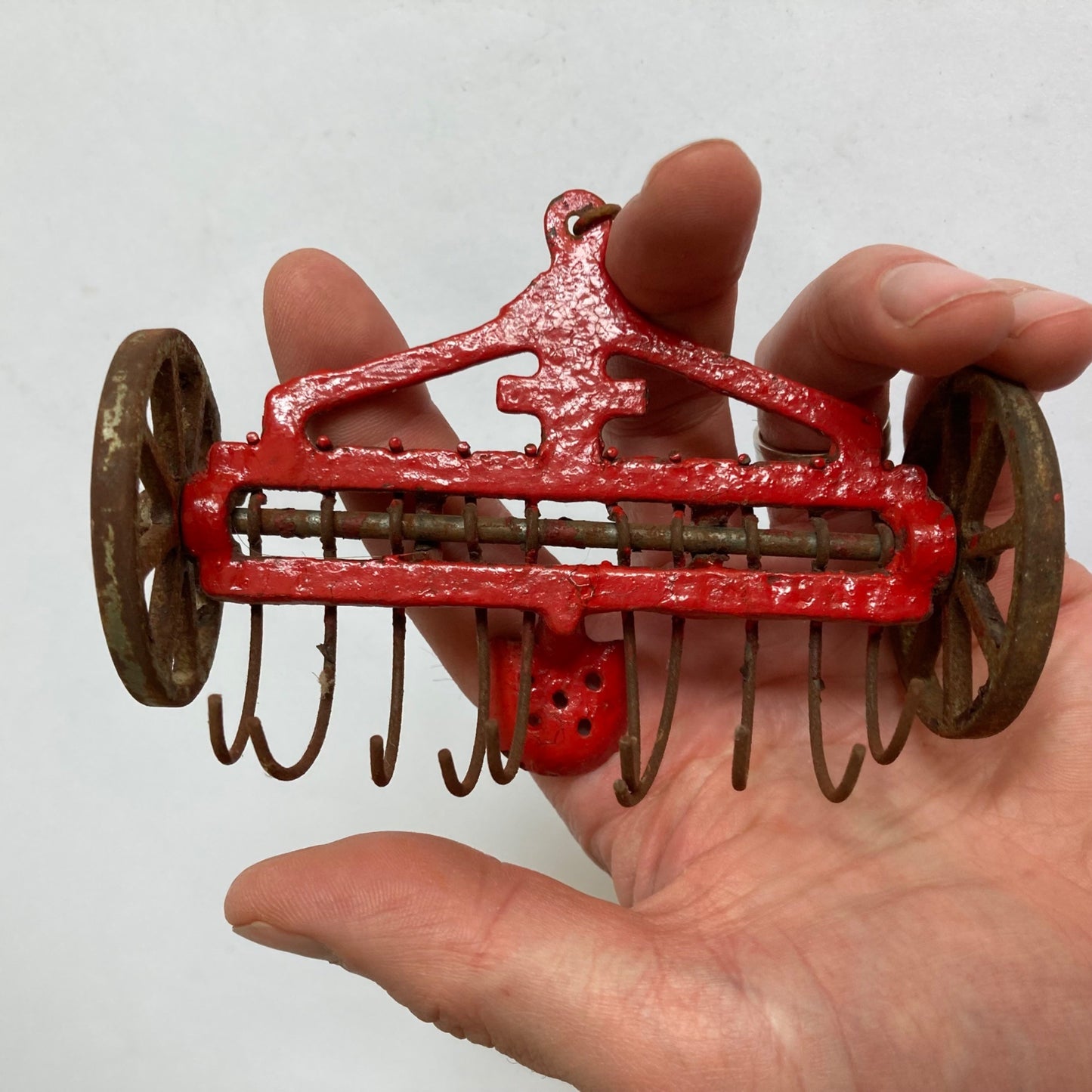 Vintage Arcade Oliver Toy Hay Rake Red Farm Tractor implement Cast iron