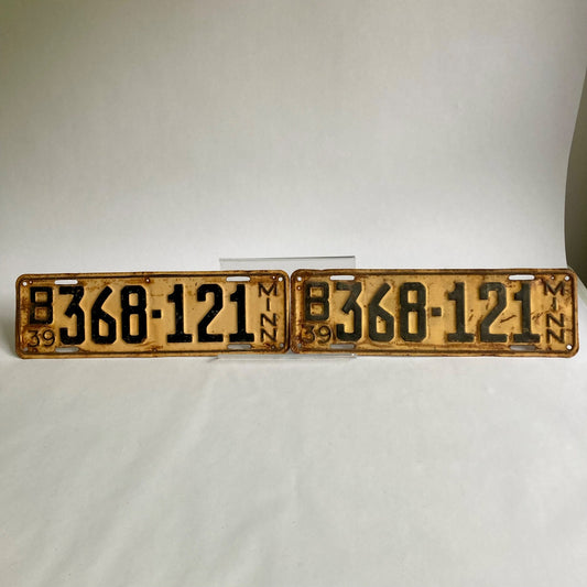 Pair Vintage 1939 Minnesota License Plates Matching Numbers B368-121 MN