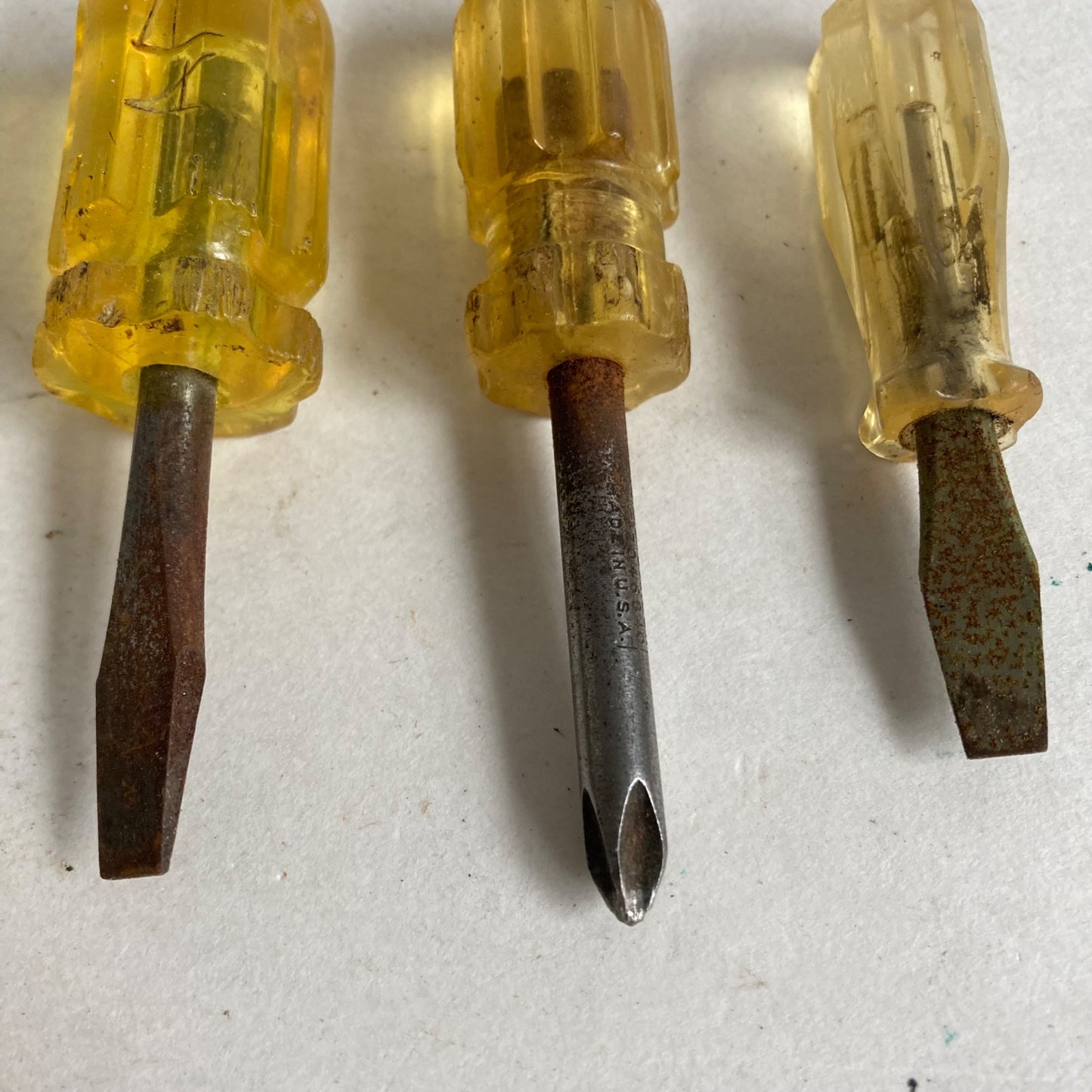 Lot 3 Vintage Stubby Screwdrivers Slotted & Philips