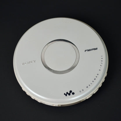 Sony CD Walkman FM/AM Radio D-FJ041 READ DESCRIPTION