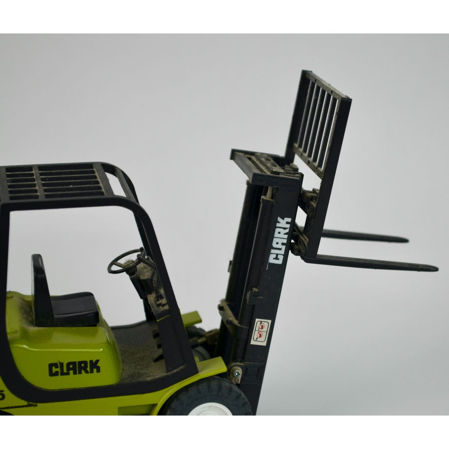 Clark CMP25 Diecast Forklift 1/20 Scale Toy Equipment