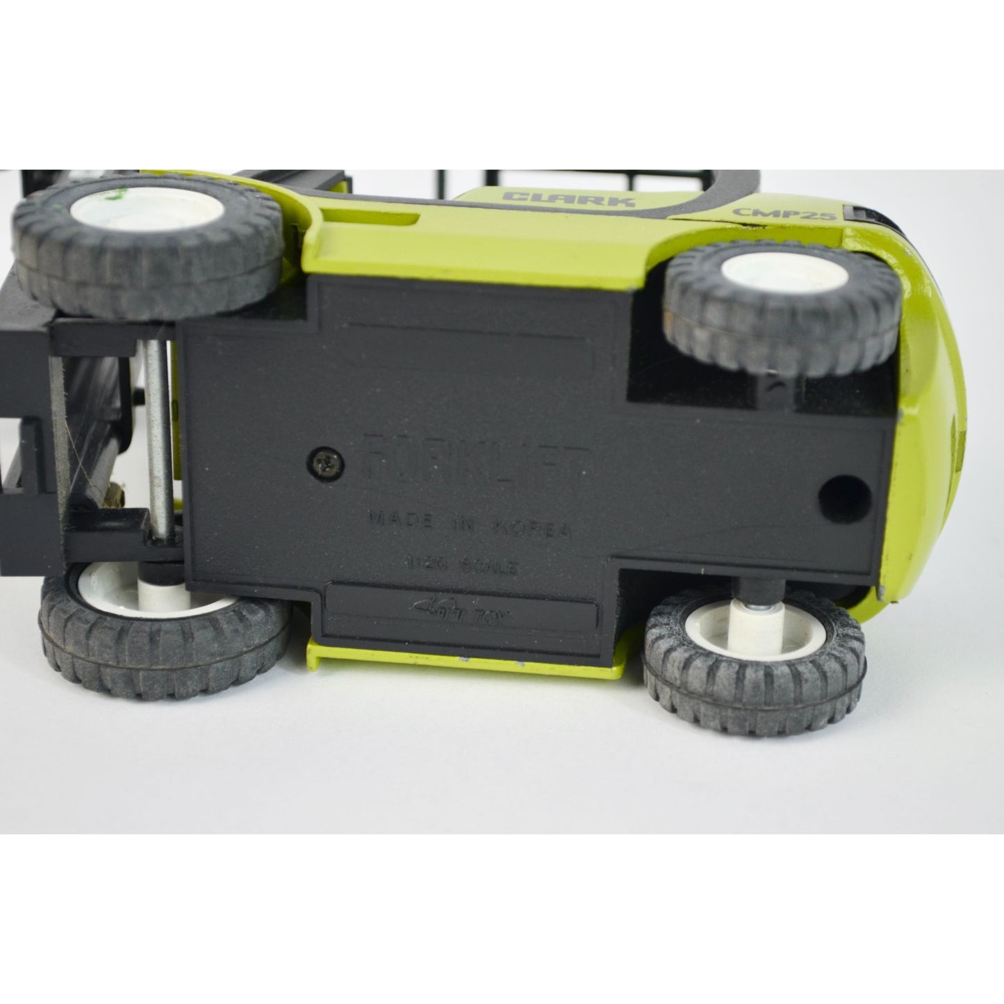 Clark CMP25 Diecast Forklift 1/20 Scale Toy Equipment