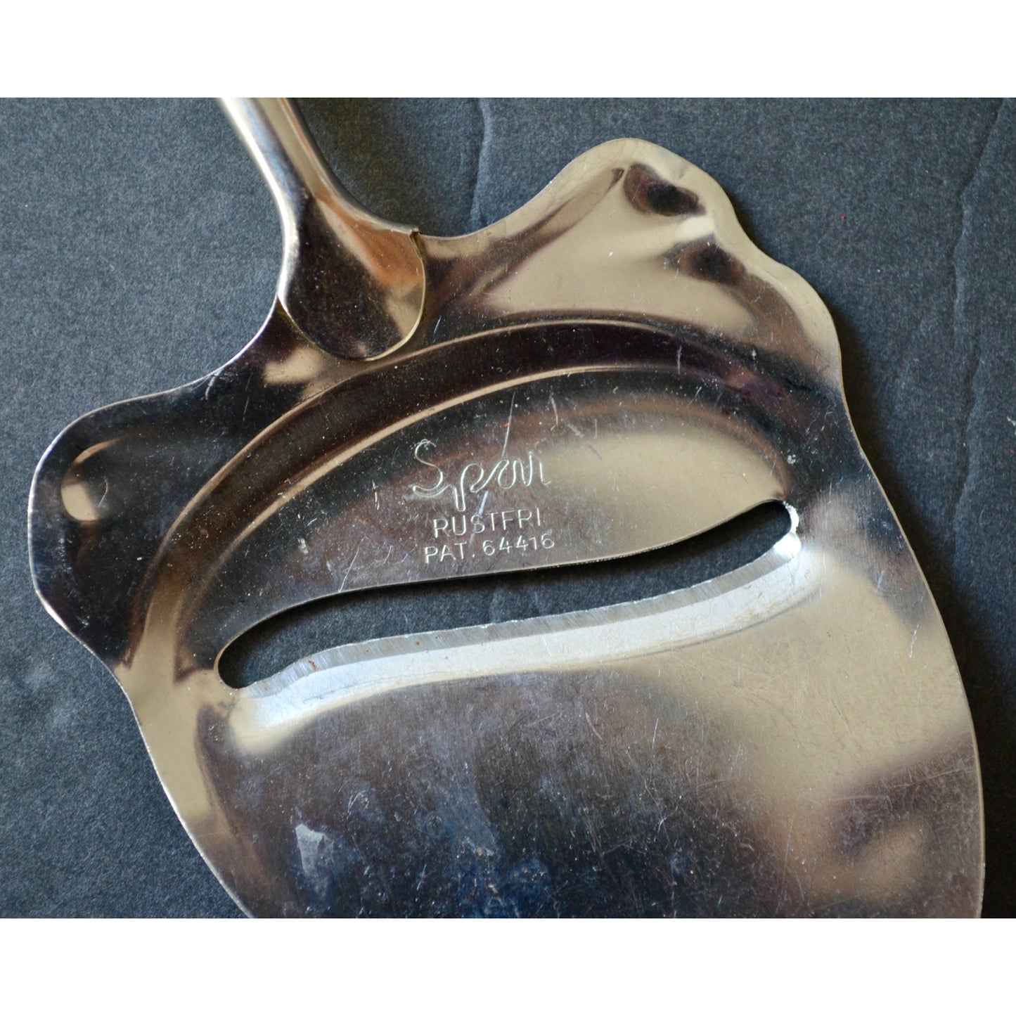 Vintage Rustfri Cheese Slicer Ornate Silver