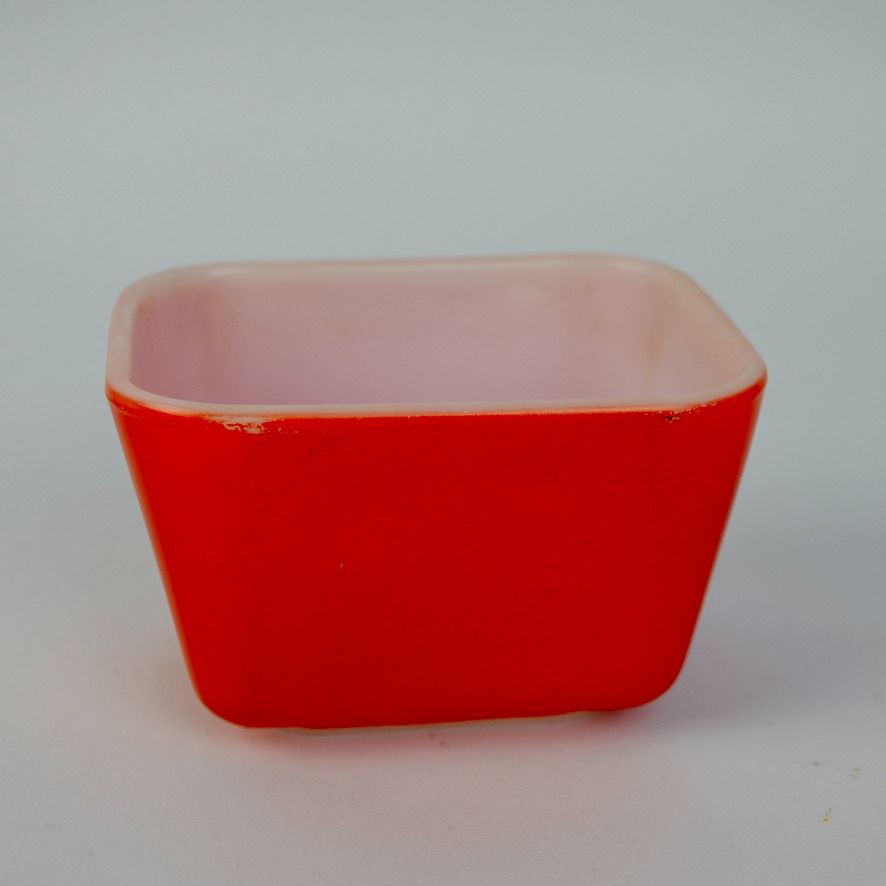 Pyrex 501-B Red Fridigie WITHOUT LID