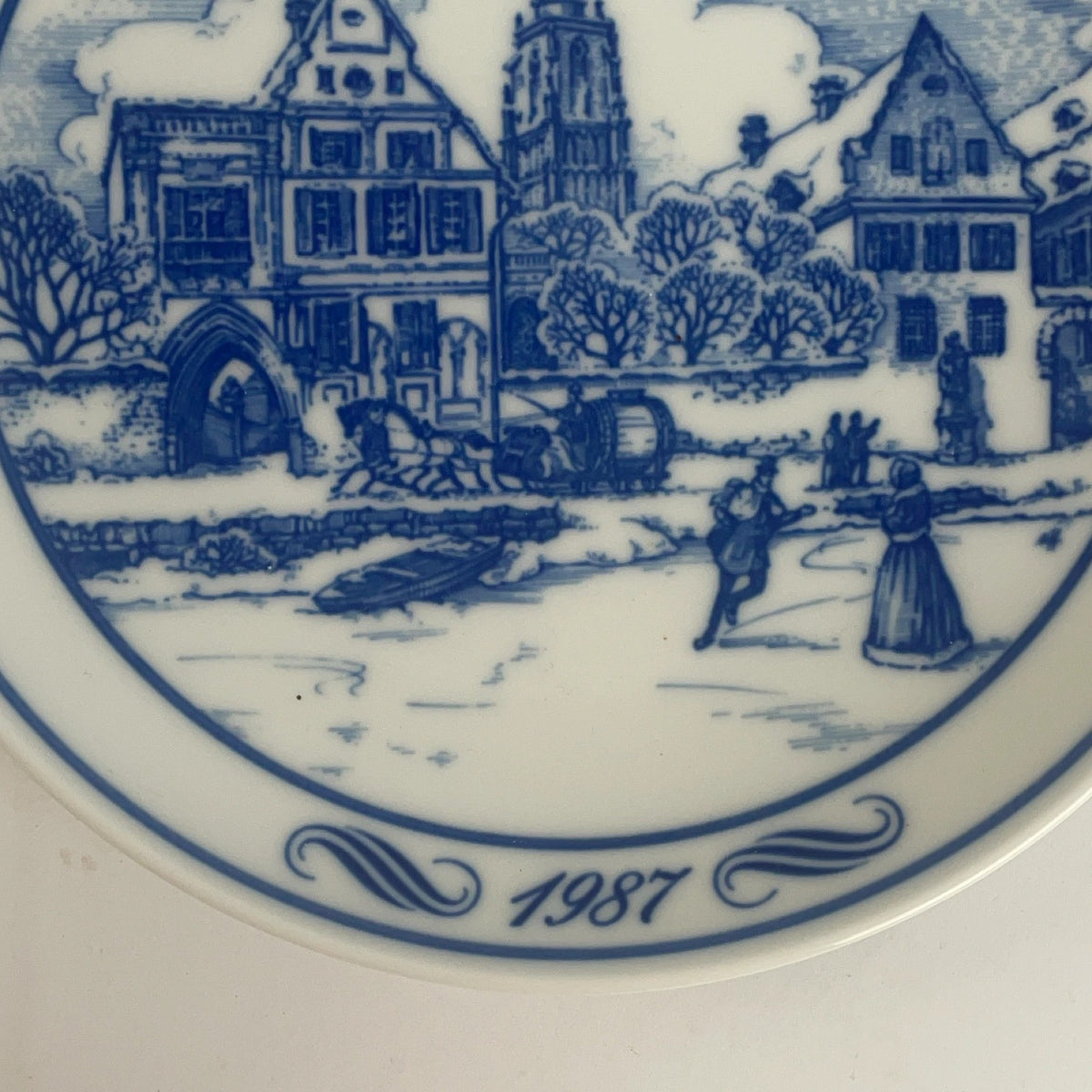 Hutschenreuther Eltzer Hof Collector Plate German Blue and White Porcelain