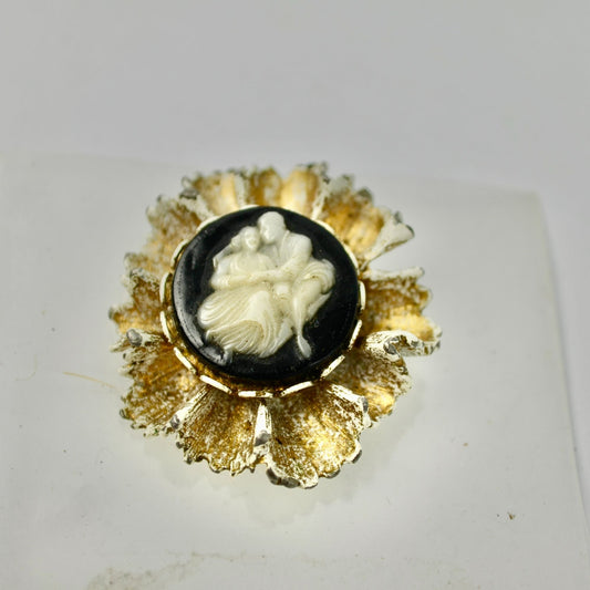Vintage Cameo Brooch Pin or Pendant Gold Black White