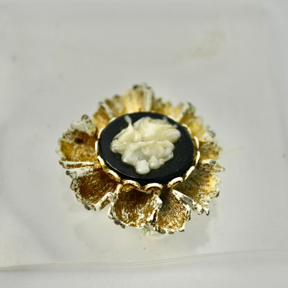 Vintage Cameo Brooch Pin or Pendant Gold Black White