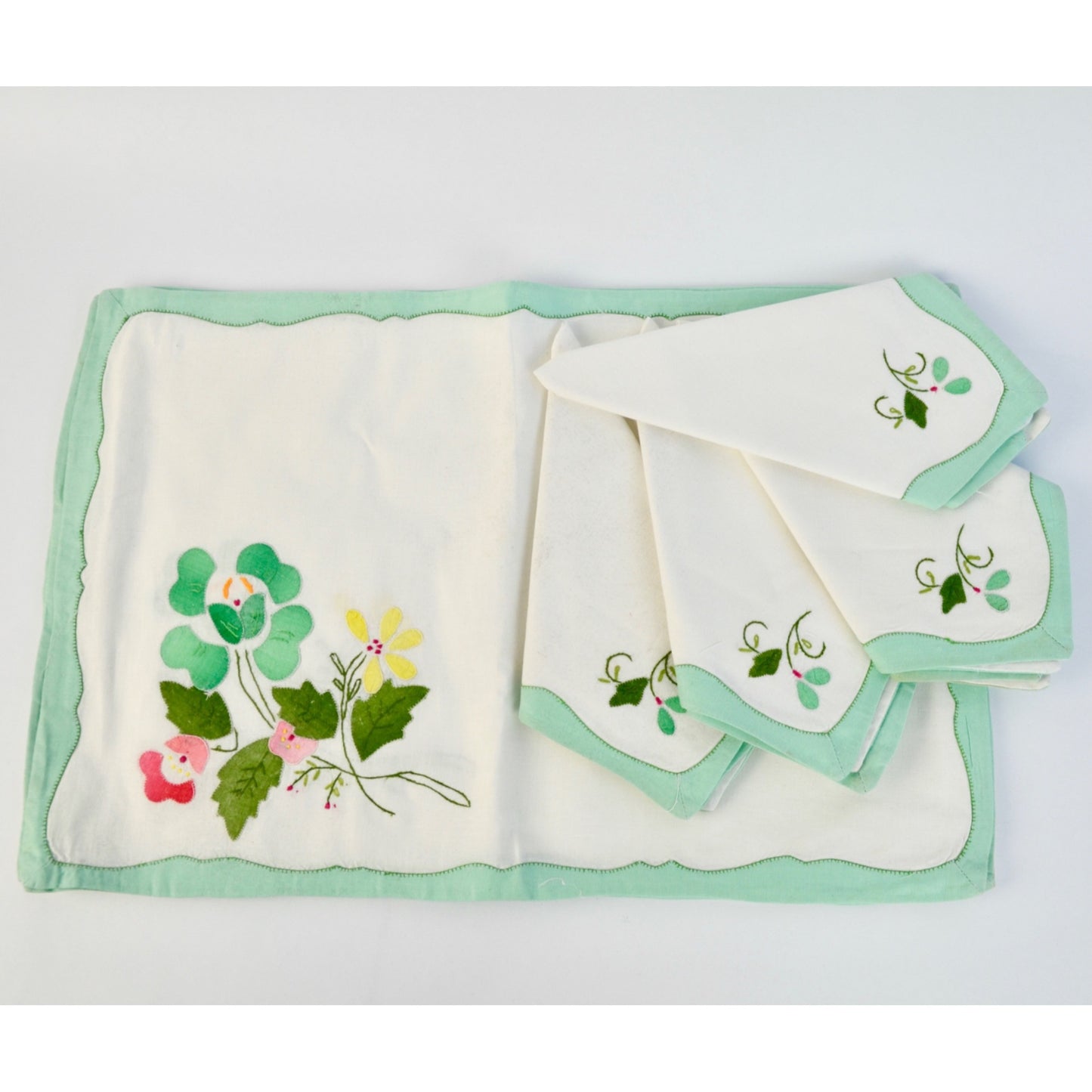 Vintage Floral Appliqué Embroidered Placemats & Napkins Set of 4