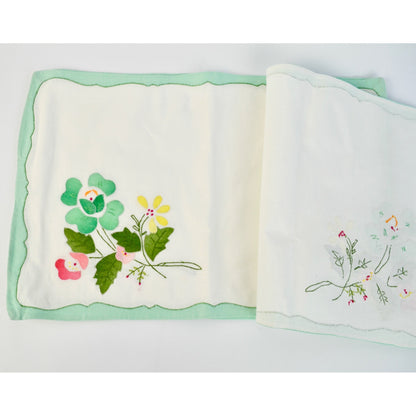 Vintage Floral Appliqué Embroidered Placemats & Napkins Set of 4