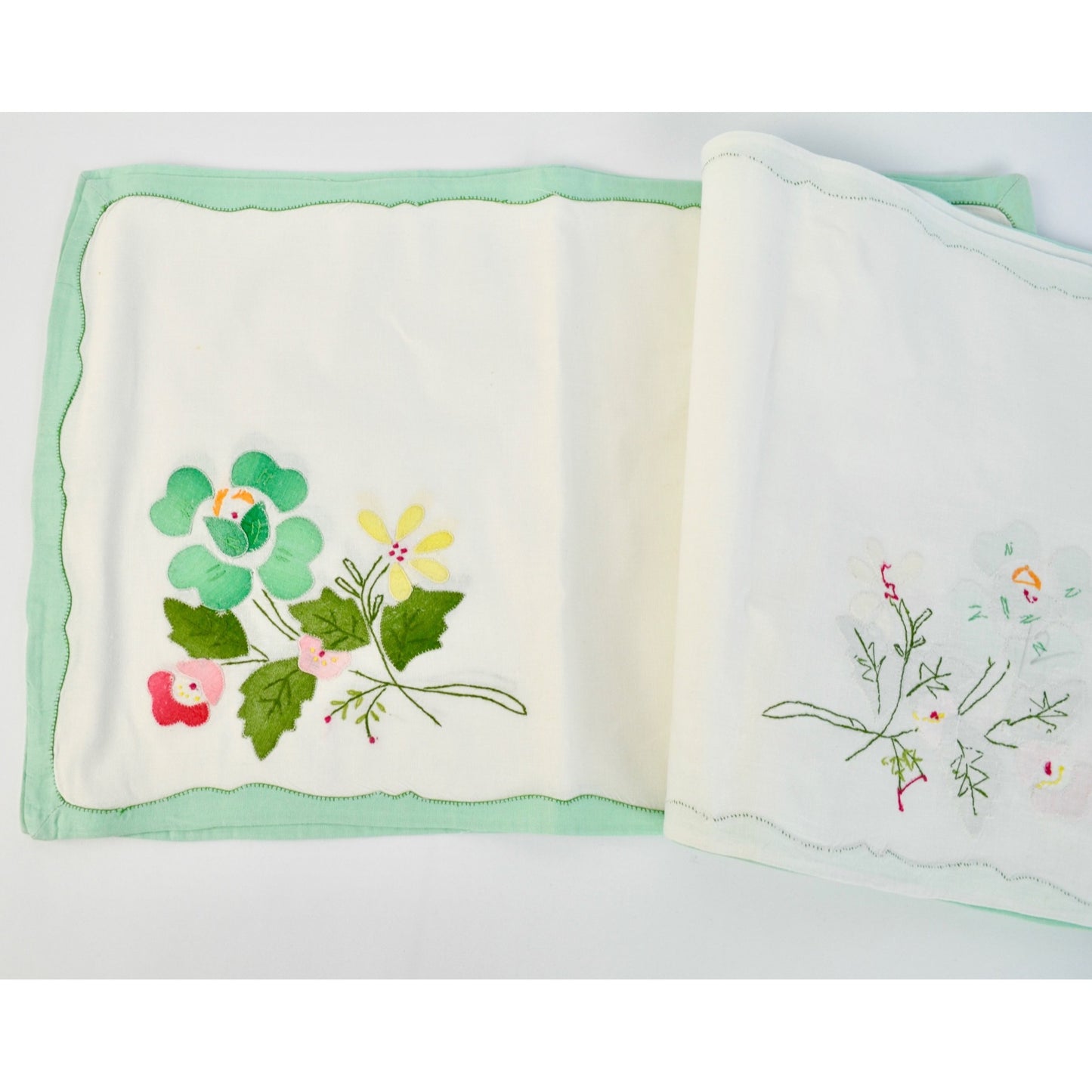 Vintage Floral Appliqué Embroidered Placemats & Napkins Set of 4