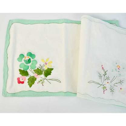Vintage Floral Appliqué Embroidered Placemats & Napkins Set of 4