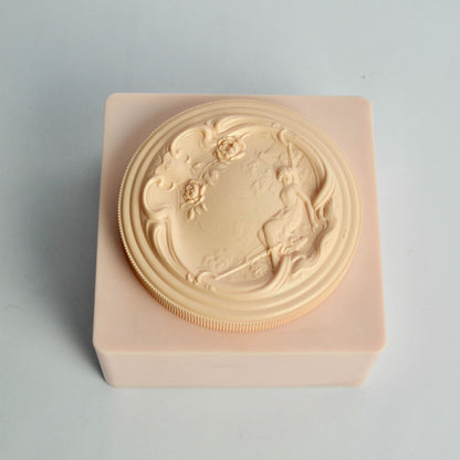 White Shoulders by Evyan Dusting Body Bath Powder 8 oz