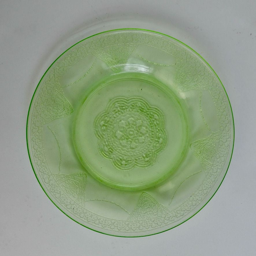 Federal Uranium Vaseline Glass Green Lovebirds Dessert Plates 6"
