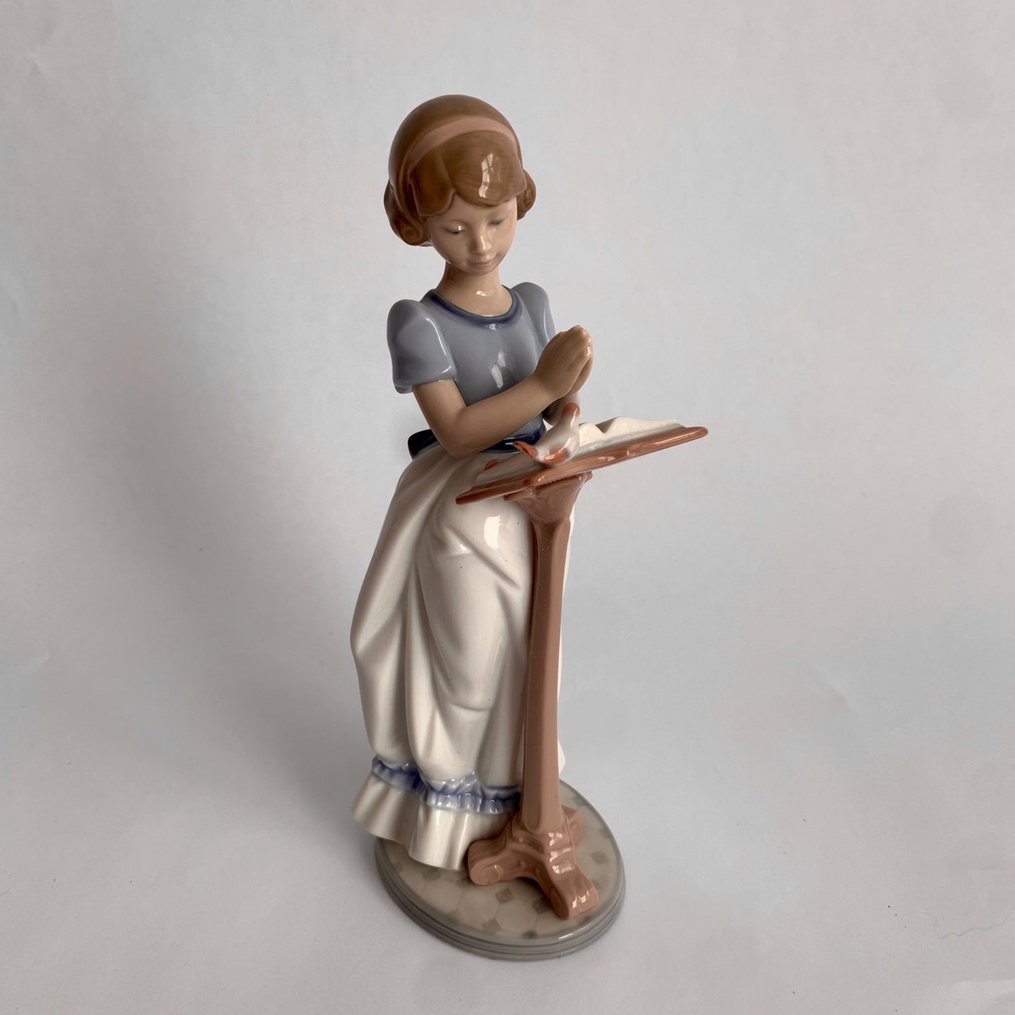 Lladro 6584 Sunday Prayer Girl Praying Bible Figurine Vintage