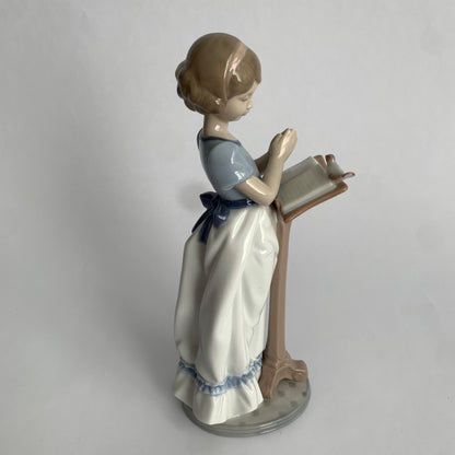 Lladro 6584 Sunday Prayer Girl Praying Bible Figurine Vintage