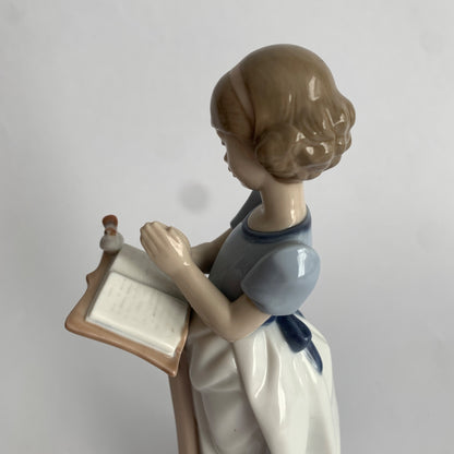 Lladro 6584 Sunday Prayer Girl Praying Bible Figurine Vintage