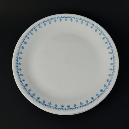 Corelle Snowflake Blue Garland Dinner Plates Lot of 9 Vintage
