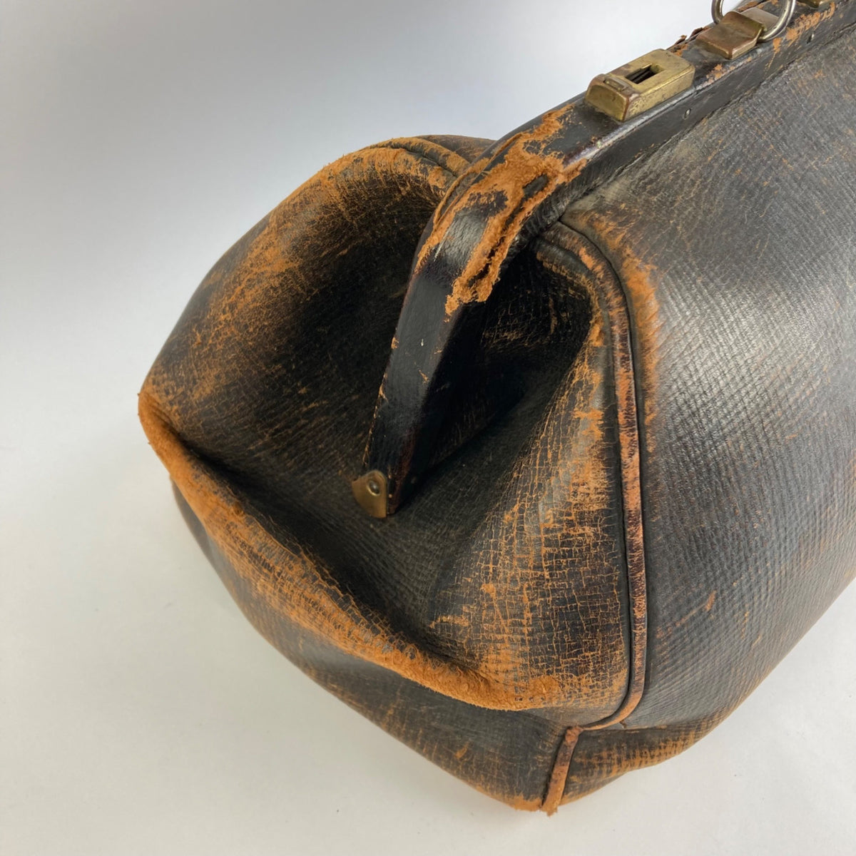 Antique 16" Leather Doctor's Bag Genuine Cowhide Medical 16 Warranted 25 Vintage