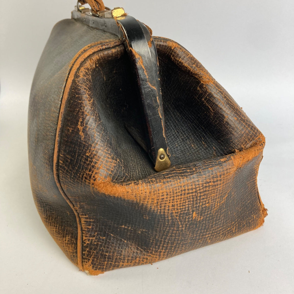 Antique 16" Leather Doctor's Bag Genuine Cowhide Medical 16 Warranted 25 Vintage