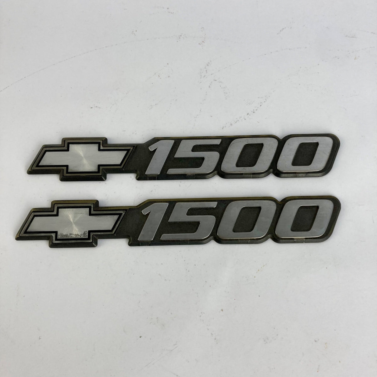 Pair Chevrolet Silverado 1500 Side Door Emblem Badges OEM Part # 15707431 Chevy