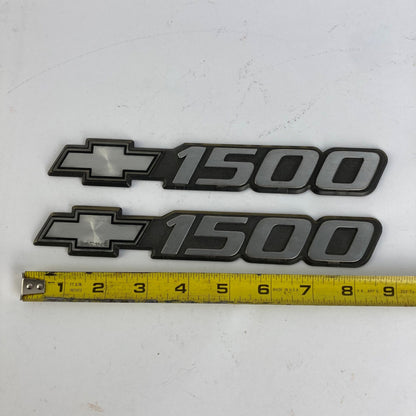 Pair Chevrolet Silverado 1500 Side Door Emblem Badges OEM Part # 15707431 Chevy
