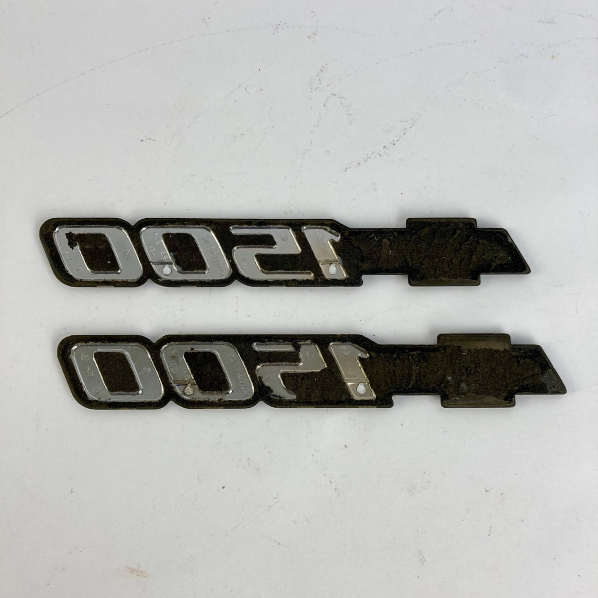 Pair Chevrolet Silverado 1500 Side Door Emblem Badges OEM Part # 15707431 Chevy