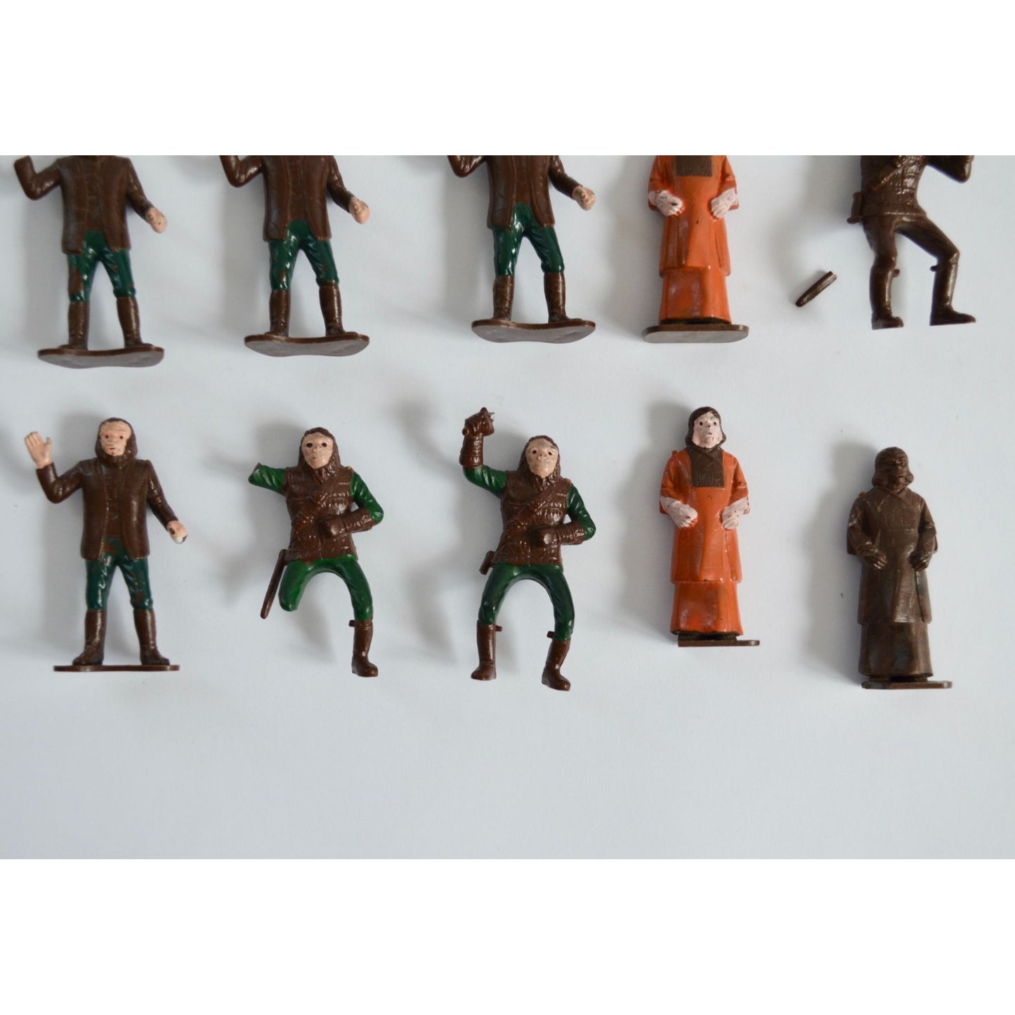 Lot Vintage Planet of the Apes Mini Figures Toy Figurines MOST BROKEN