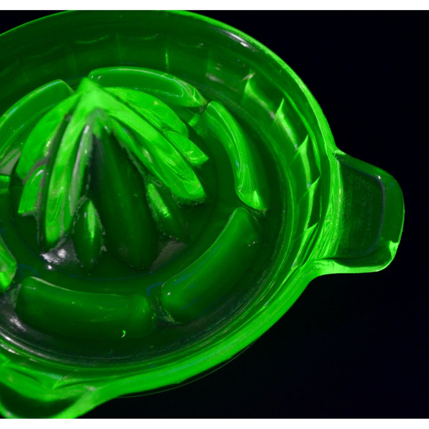 Vintage Uranium Vaseline Glass Green Citrus Juicer CHIP