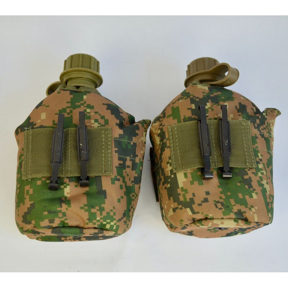 Lot 2 USMC Military Style Canteens, Pouches & Tin Canteen Cups